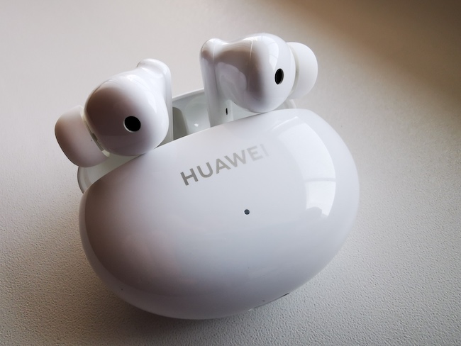 Тест-обзор наушников Huawei FreeBuds 4i.