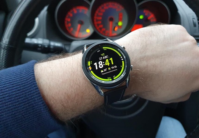 Смарт-часы в спортивном стиле Samsung Galaxy Watch 3.
