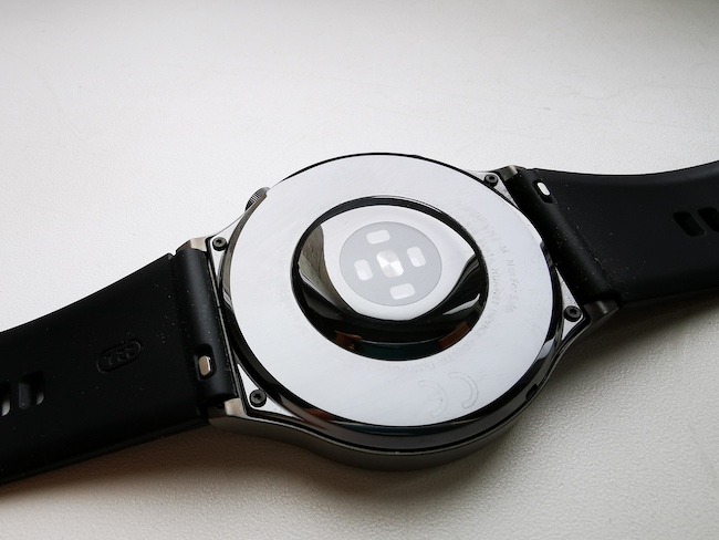 Умные часы Huawei Watch GT 2 Pro с датчиками и сенсорами.