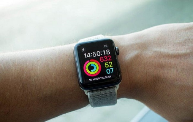 Умные часы Apple Watch Series 3.