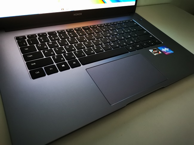 Обзор ноутбука HONOR MagicBook 15 (AMD Ryzen 5 5500U).