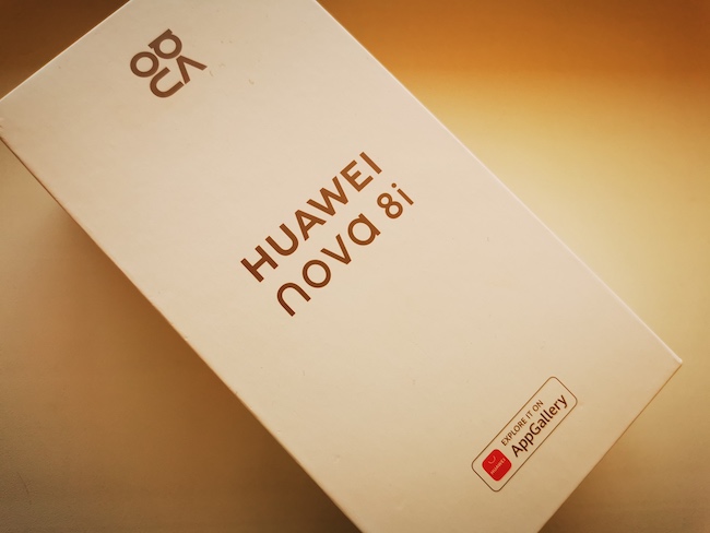 Обзор мобильного телефона Huawei Nova 8i.