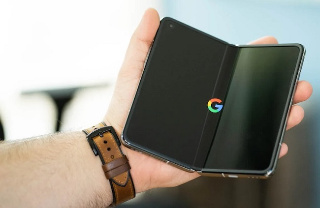 Складной смартфон  Google Pixel Notepad.