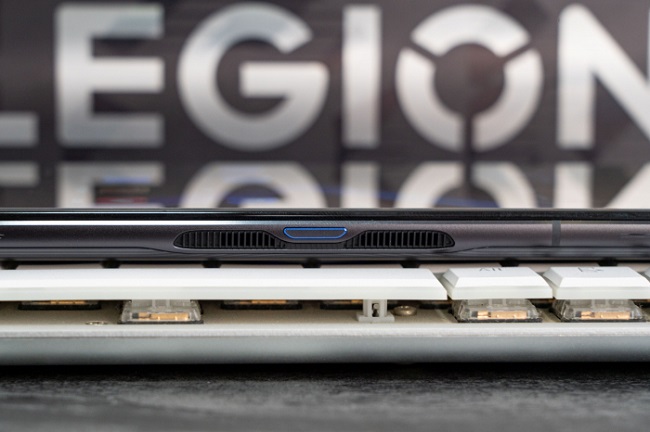 Игровой смартфон Lenovo Legion Y90.