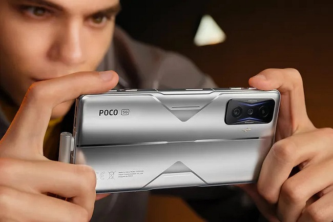 Игровой смартфон POCO F4 GT.