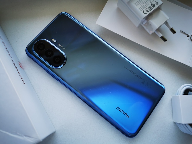 Обзор и тестирование смартфона Huawei Nova Y70.
