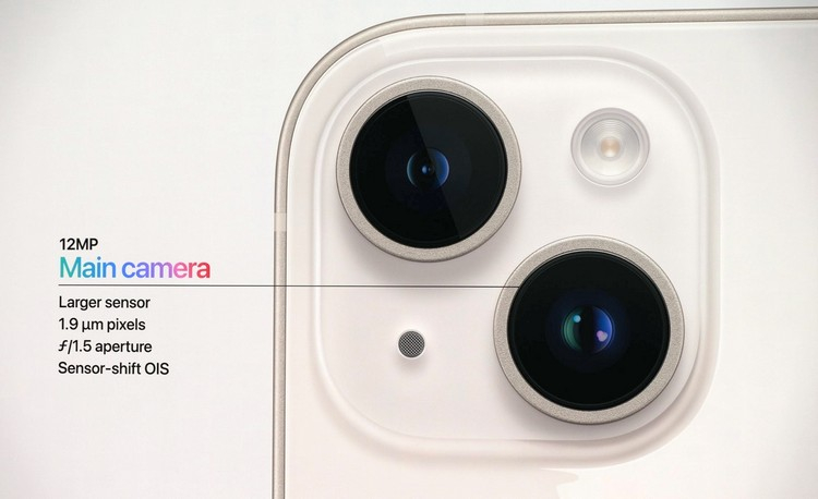 Камера смартфонов iPhone 14 и iPhone 14 Plus.