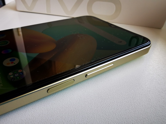 Обзор смартфона Vivo Y35 недорогого ценового сегмента.