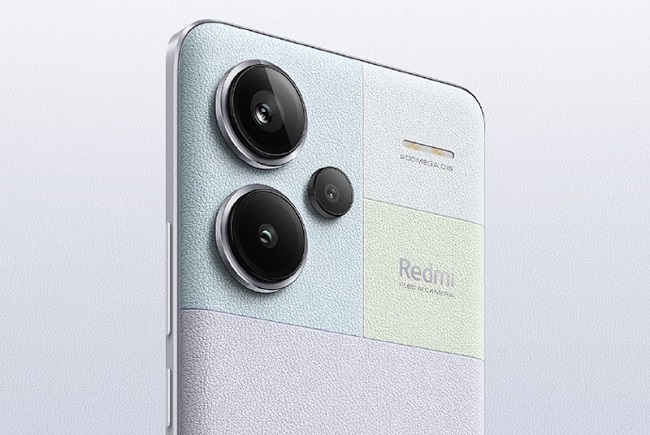 Смартфон Redmi Note 13 Pro+.