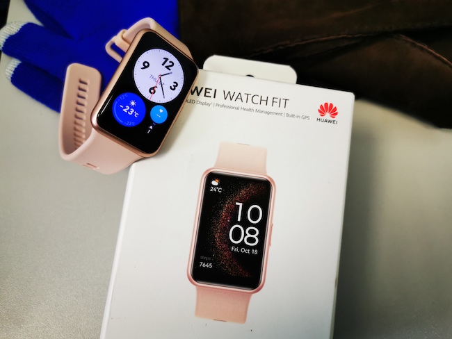 Тест-обзор недорогих смарт-часов Huawei Watch Fit SE.