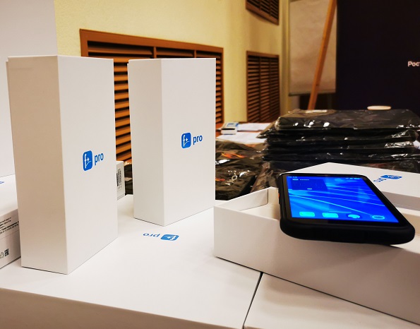 Защищённый смартфон Fplus Pro R570E на ОС Аврора 5.