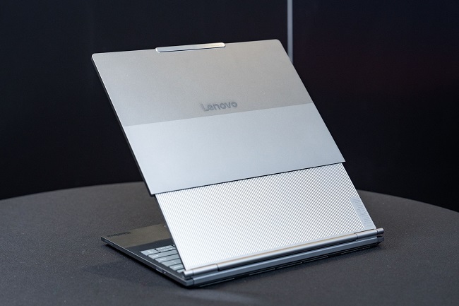 Ноутбук Lenovo ThinkBook Plus Gen 6 с развёрнутым экраном.