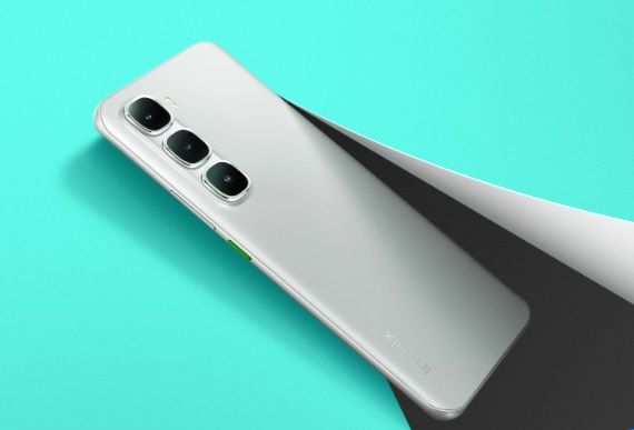Смартфон Infinix HOT 60 Pro+.