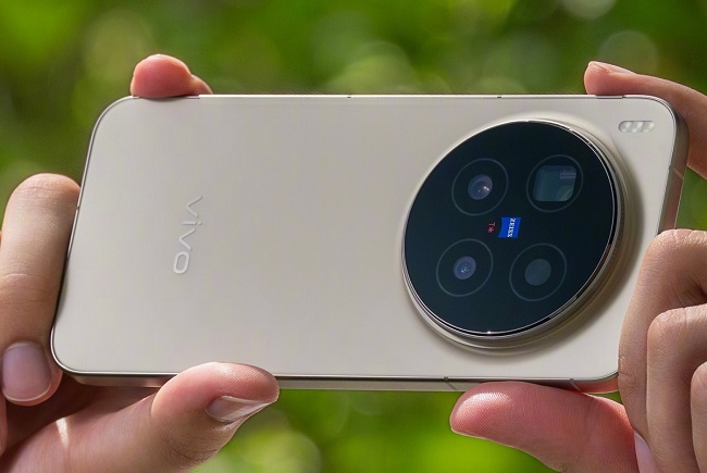 Смартфон Vivo X300 Pro.