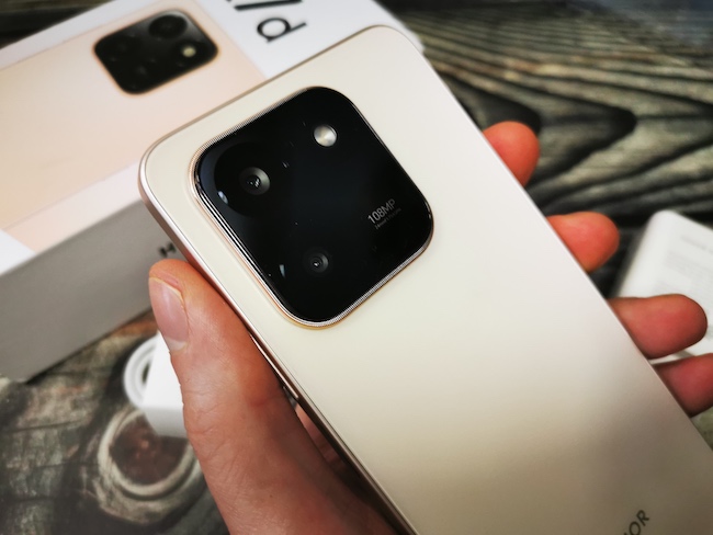 Тест-обзор смартфона HONOR X7d.