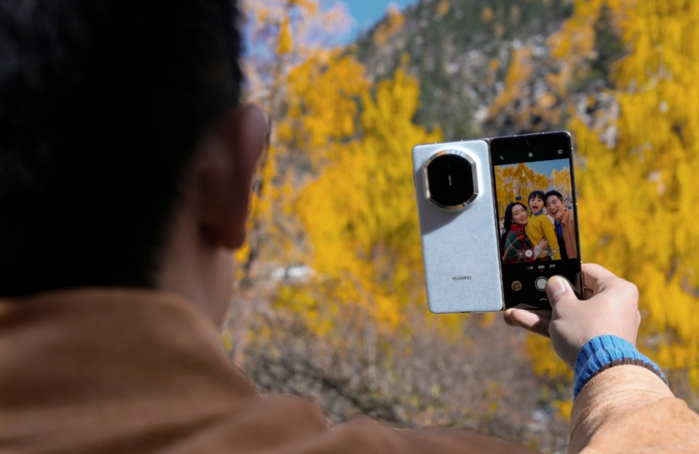 Складной смартфон Huawei Mate X7.