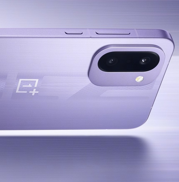 Смартфон OnePlus Ace 6T.