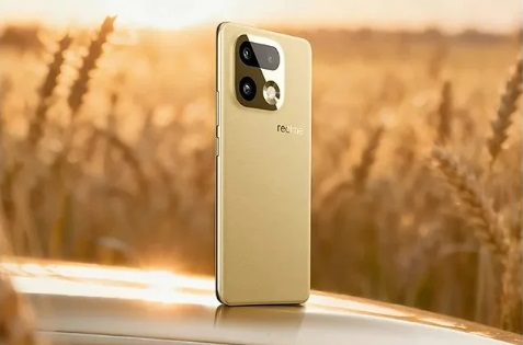 Смартфон Realme 16 Pro+.