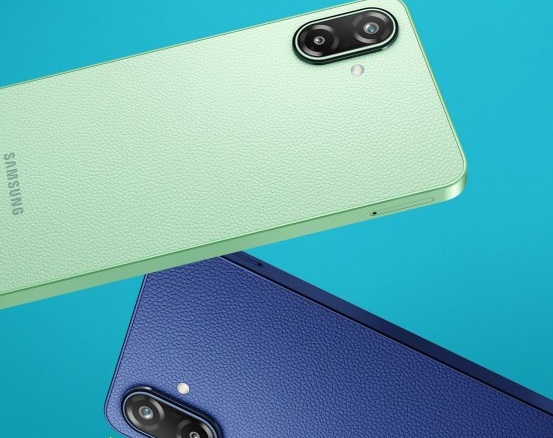 Смартфон Samsung Galaxy F70e.