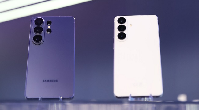 Сравнение смартфона Samsung Galaxy S26 Ultra и Galaxy S26+.