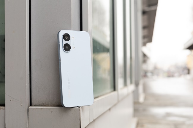 Смартфон POCO X8 Pro.