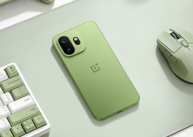 Смартфон OnePlus 15T.