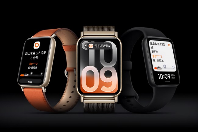 Фитнес-браслет Xiaomi Smart Band 10 Pro.