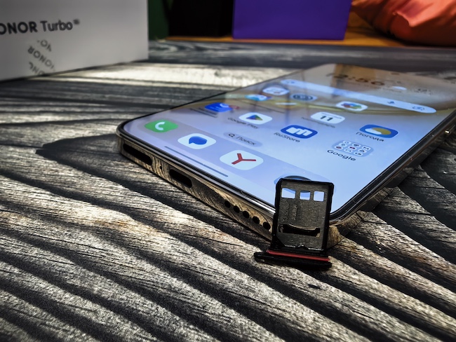 Ставка на живучесть: тест-обзор смартфона HONOR Turbo.
