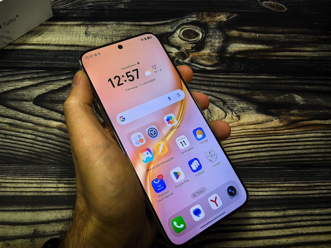 Ставка на живучесть: тест-обзор смартфона HONOR Turbo.