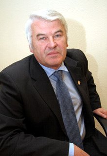 Владимир Букрин, директор челябинского отделения регионального оператора сотовой связи Utel.