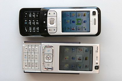 Сравнение размеров Nokia 6110 и Nokia N95.