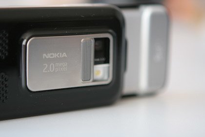 Nokia 6110 имеет литий-полимерную батарею емкостью 900 мАч [BP-5M].