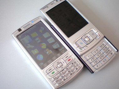 Клон Nokia N95 и настоящий Nokia N95.