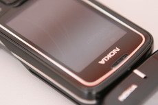 Nokia 8600 - дизайнерский телефон.