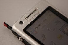Sony Ericsson P1i с сенсорным дисплеем и Symbian UIQ 3.1.
