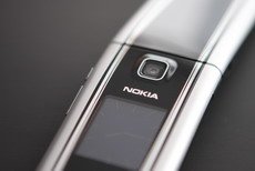 Nokia 6555 имеет свое собственное лицо, которое запоминается.