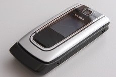 Nokia 6555 является сбалансированным аппаратом.
