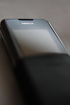 Отдельных слов заслуживает особая маркость корпуса Nokia 8800 Arte.