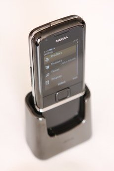 Специальное зарядное устройство для Nokia 8800 Arte.