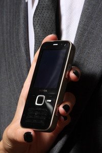 Nokia N78 можно купить в Челябинске по цене 15 000 рублей.