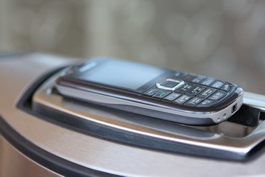 Синхронизировать Nokia 3120 classic с компьютером можно через кабель или bluetooth.