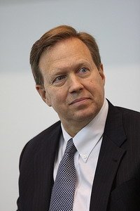 Кент Макнили, вице-президент по маркетингу и продажам ОАО «Вымпелком».