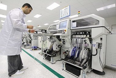 К 2012 году на заводе будет установлено 13 линий, что позволит выпускать уже 6 млн. ЖК-телевизоров и ЖК-мониторов в год.