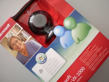 Второй приз — удобная и простая в эксплуатации WEB-камера Microsoft LifeCam VX-1000.