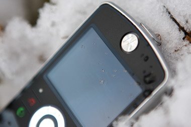 Motorola EM30 оснащена TFT-дисплеем с разрешением 128х160 точек.
