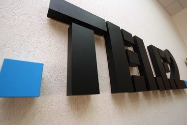 Компания TELE2 обслуживает в России более 10 миллионов абонентов, а численность населения на лицензионной территории превышает 61 миллион человек.