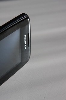 Качество сборки Nokia 3600 slide находится на среднем уровне.