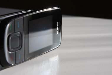 Nokia 3600 slide обладает всеми необходимыми функциями, включая поддержку карт памяти, технологии EDGE, вполне приемлемою камеру и другие.