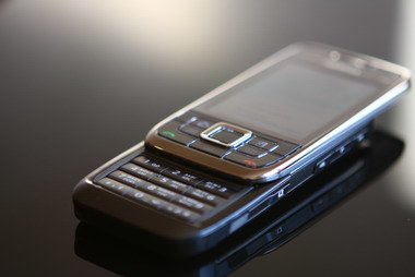 Дизайн Nokia E66 можно назвать спокойным, выдержанным.