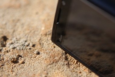 Качество сборки Samsung i8510 мы оцениваем на девять баллов из десяти.
